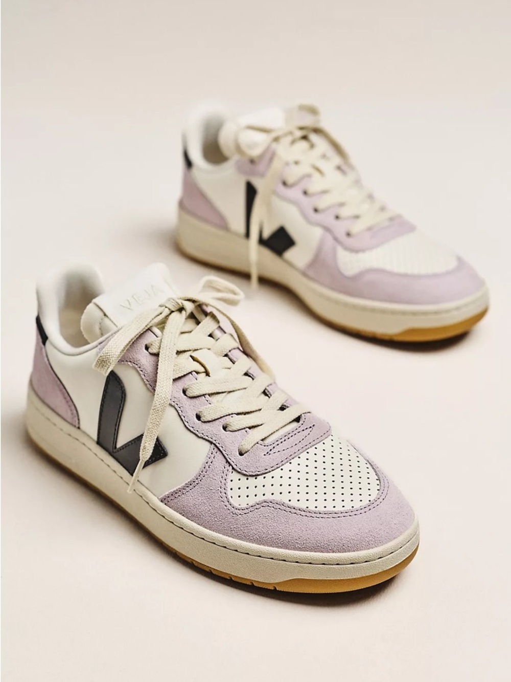 Like New VEJAS V-10 Prime Sneakers - Picture 2 of 10